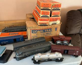 O Gauge Lionel Train Set 2209W; Lionel 2344C; Lionel 2354T