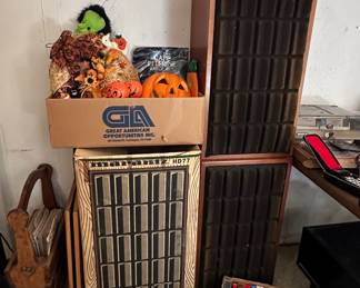 Marantz HD 77 Speaker Pair w/ One Original Box