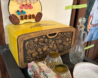 Retro Bread Box