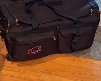 Dream Duffle large with garment rack inside