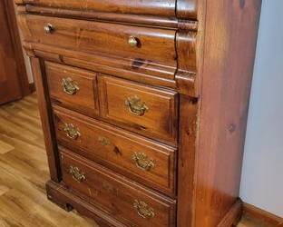 Vintage chest of drawers