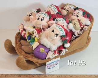 Disney 7 Dwarfs plush in sleigh