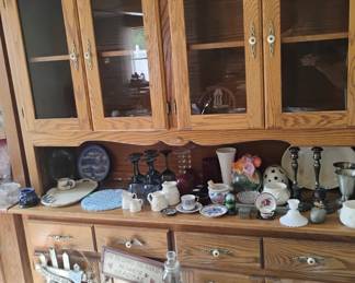 COLLECTIBLES ON CABINET AND BOWLS