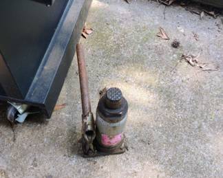 ANTIQUE JACK