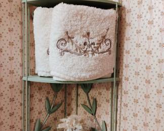 CORNER SHELF