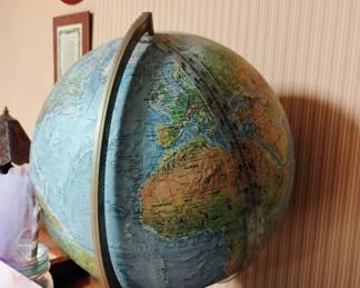 WORLD GLOBE