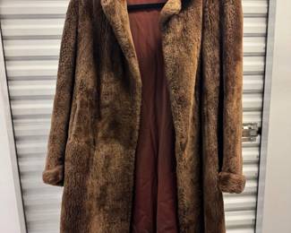121 GenuineBrownFurCoatSizeMSuperSoftMinorRepairNeeded
