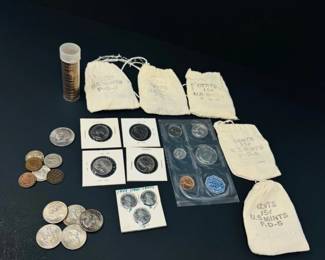 80 MixedUSCoins1943SteelCentsIkeSBADollarsMintBags