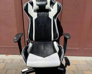 150 SRacerBlackWhitePULeatherClassicGamingChair