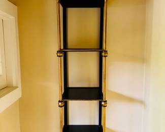 33 ChinoiseriePagodaWallShelf3TierBlackLacquerCrackleGold