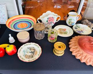 No, the fruit is not real.  It's that plastic stuff your mother kept on the table.  