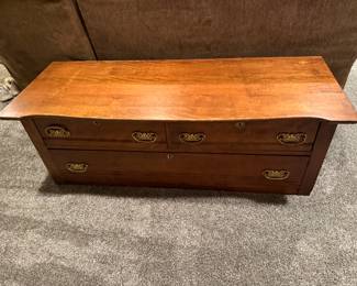 Coffee table with drawers
