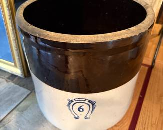 Horseshoe 6 gallon crock