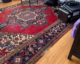 8.9' x 11.6 Indo Sarouk area rug; hand knotted