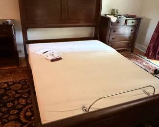 Sleigh bed with Power Base riser