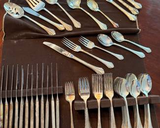 Community Oneida flatware set; 85 pieces