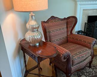 Oval side table; mercury glass lamps, 2