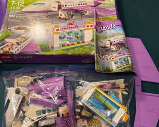 Lego set Friends Heartlake Airport
