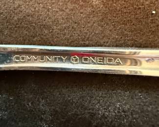 Community Oneida flatware set; 85 pieces