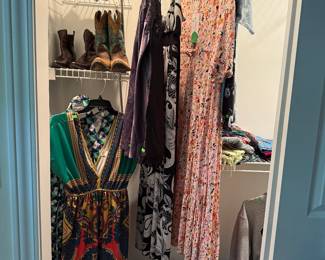 Ladies' clothing; size M