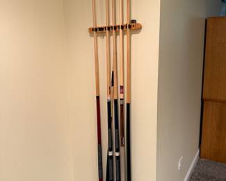 pool cues & rack