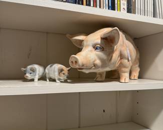 Ceramic pig figurine, pair pig salt and pepper shakers