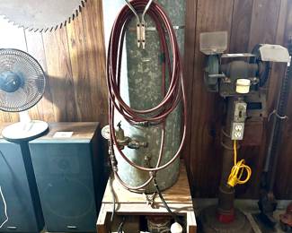 Air compressor with hoses, gauges, etc. Tested – works!