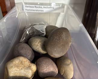 Various Rox including hammerstones.
