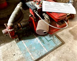 Briggs & Stratton 4- cycle engine. Tested, works.