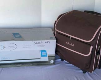 03 Cameo Machine And Bag