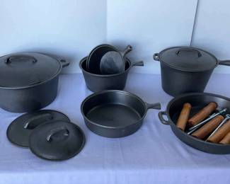 01 Cast Iron Pan Set