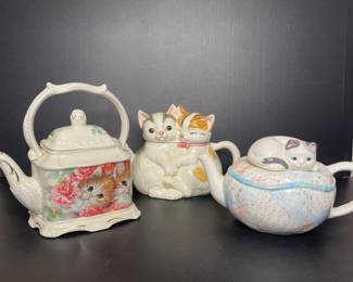 Ceramic cat teapots vtg