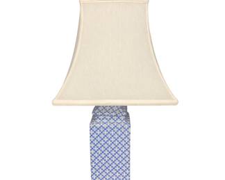 Porcelain table lamp