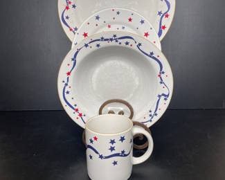 Stars & Stripes Retroneu dinnerware
