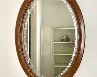 Oval etched mirror