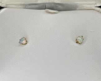 10k gold opal stud earrings