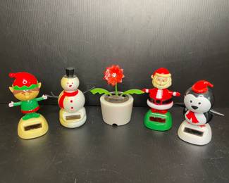 Solar holiday bobbleheads