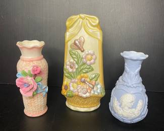Ceramic & porcelain vases
