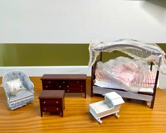 New dollhouse furniture & accessories