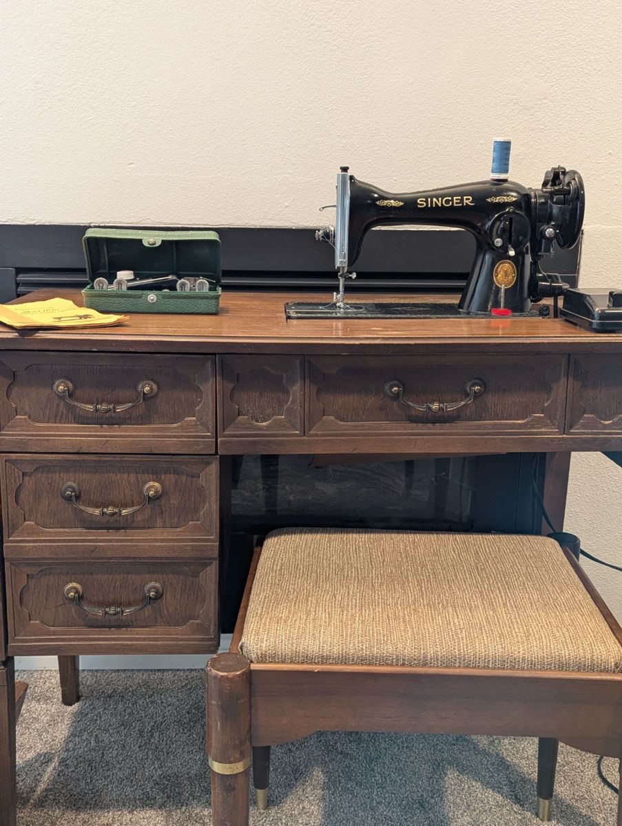 1930 Singer 201 sewing machine