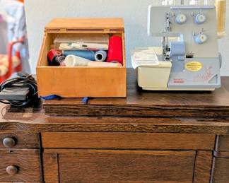 Bernina Bernette Funlock Serger and thread