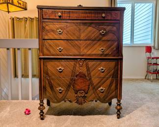 Antique 5-drawer Chest of Drawers