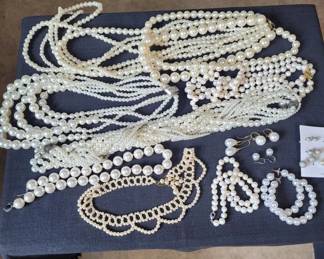 Lot of Fashion Pearls