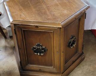 Mid-Century Stand