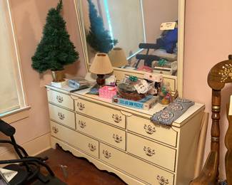 Dresser $40