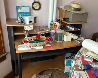 Old style computer desk $25