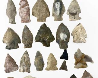 23pc Antique Arrowhead Collection