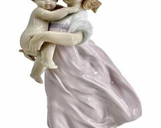 Lladro Porcelain ‘Playing Mom' Sculpture