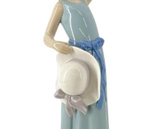 Lladro Porcelain ‘Prissy Girl with Hat' Sculpture
