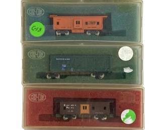 5 N Scale Locomotive & Con-Cor Rolling Stock Set